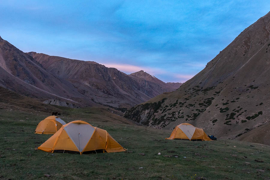 Camp 8 à l'aube