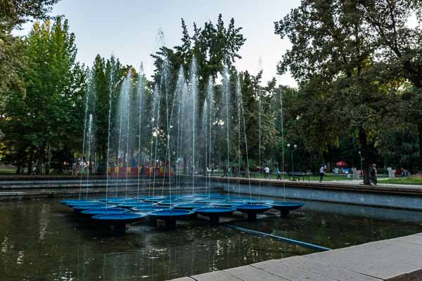 Bichkek : parc central, fontaine