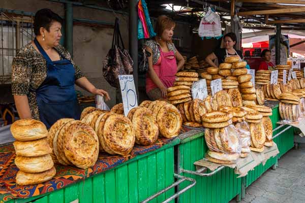 Bichkek : Osh Bazar, pain