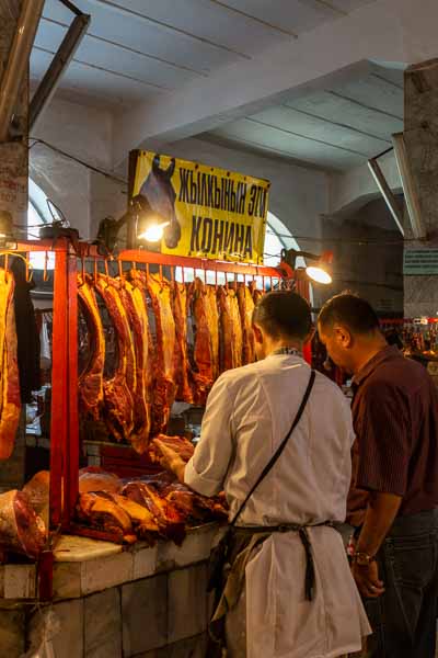 Bichkek : Osh Bazar, viande de cheval