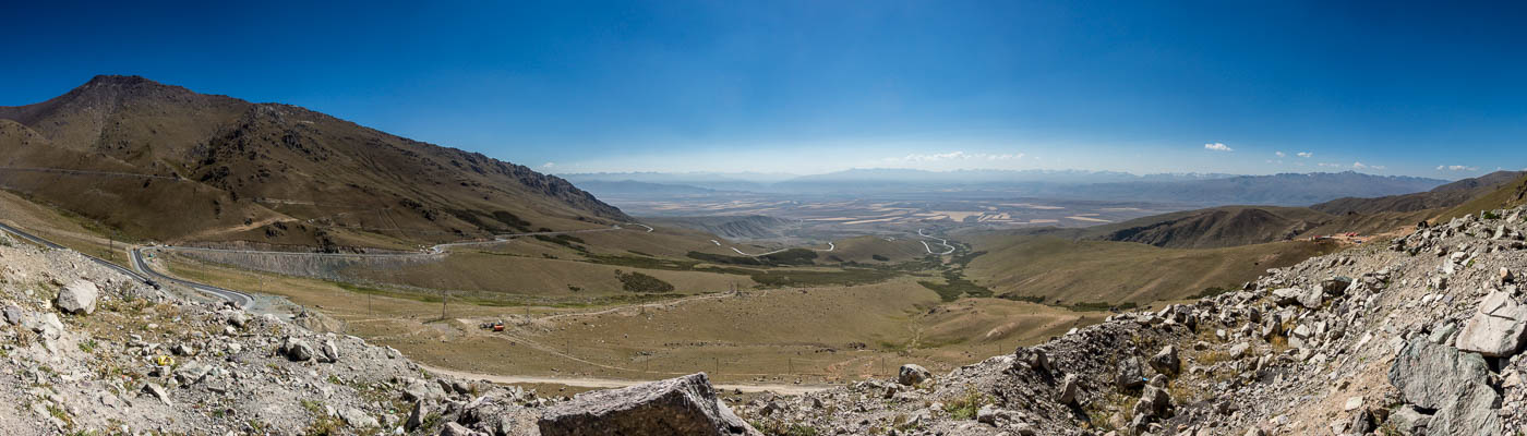 Col après le tunnel vers 3000 m, vue vers le sud