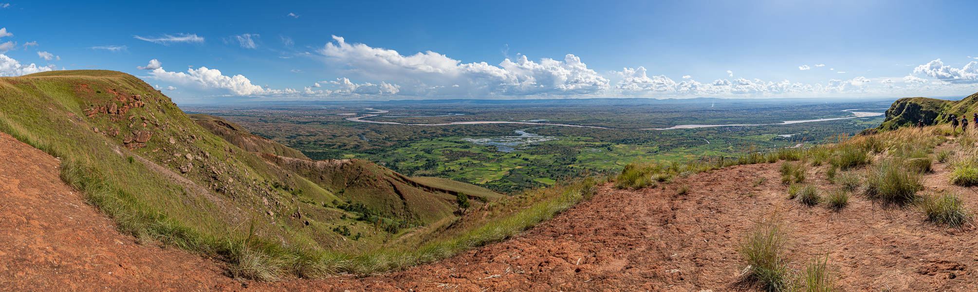 Vallée du fleuve Manambolo, village d'Ankavandra