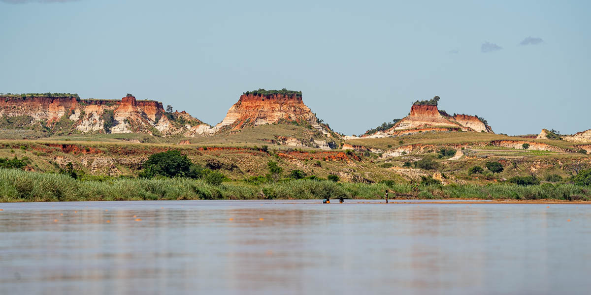 Fleuve Manambolo, érosion