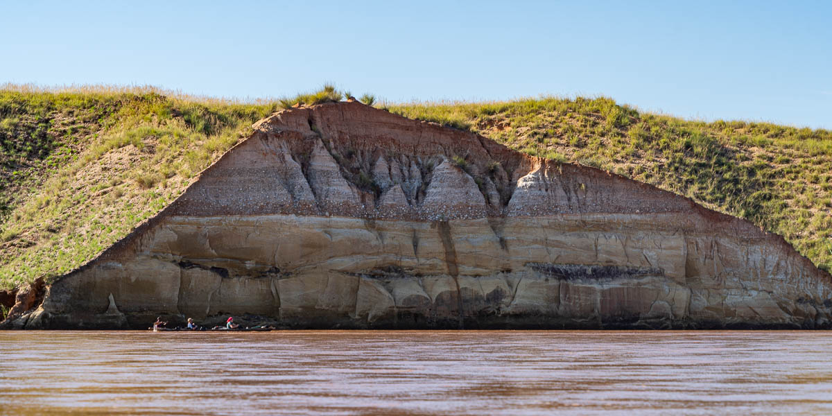 Fleuve Manambolo, coupe géologique