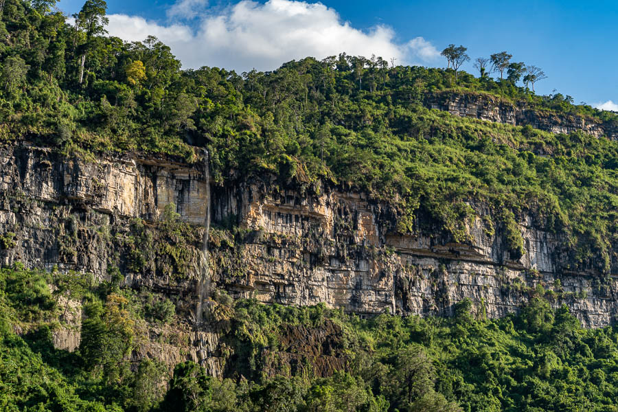 Fleuve Manambolo, gorges, cascade