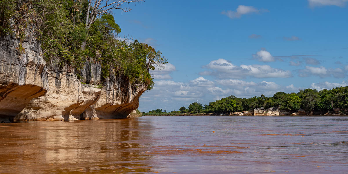 Fleuve Manambolo, sortie des gorges