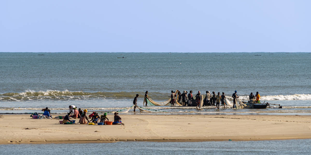Morondava : plage, pêcheurs