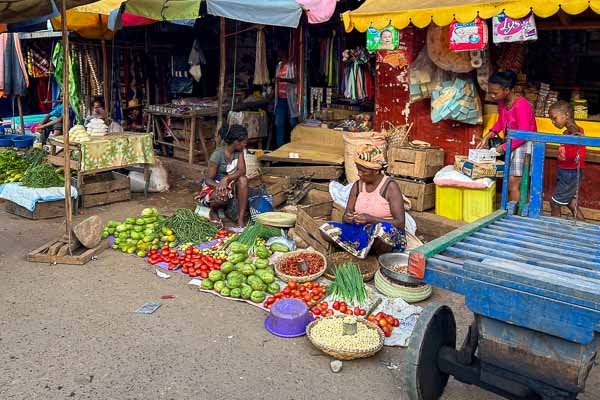 Marché de Tsiroanomandidy : légumes