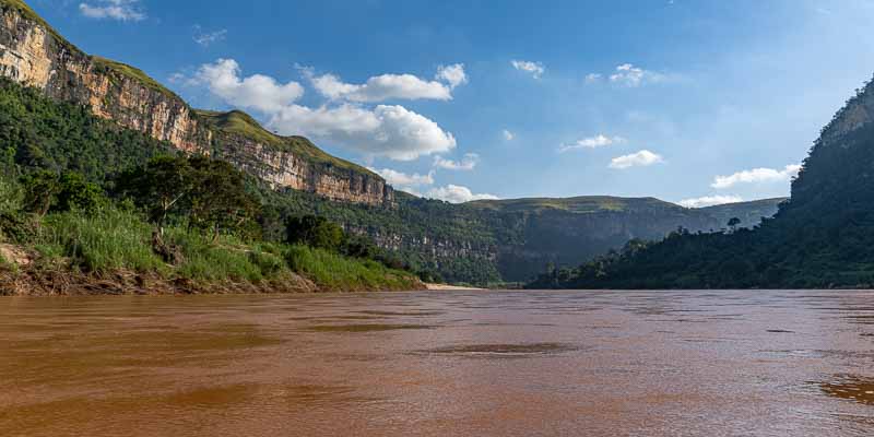 Fleuve Manambolo, entrée des gorges