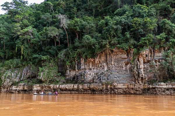 Fleuve Manambolo, gorges, pirogue