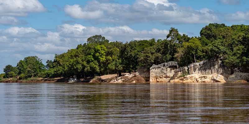 Fleuve Manambolo, arrivée à Bekopaka