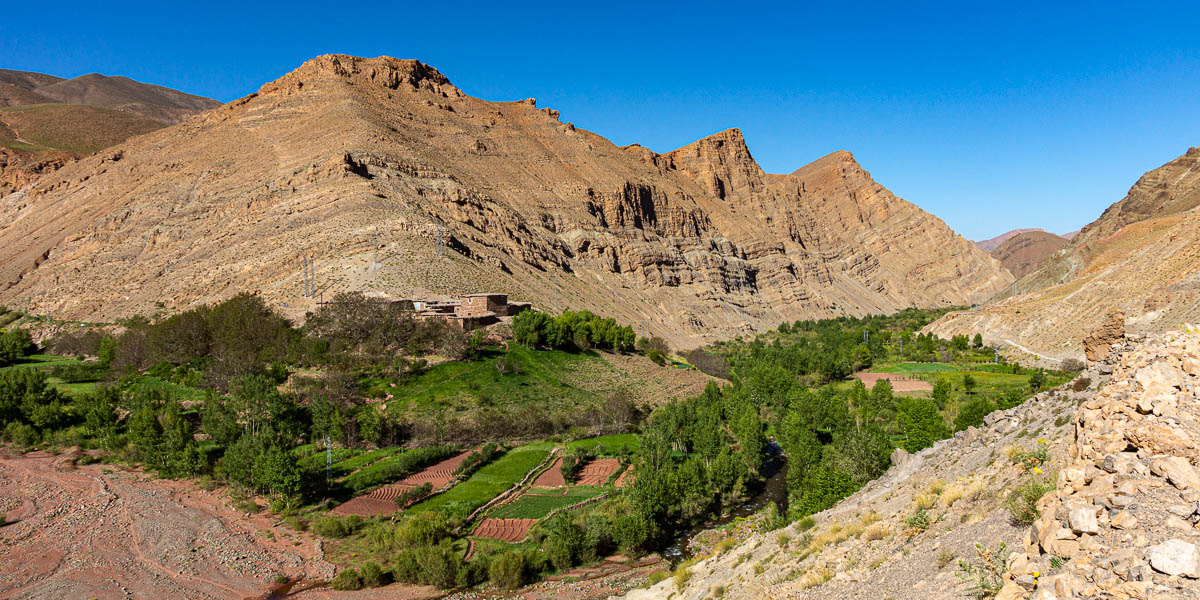 Vallée de la Tessaout et hameau d'Ichbbakene