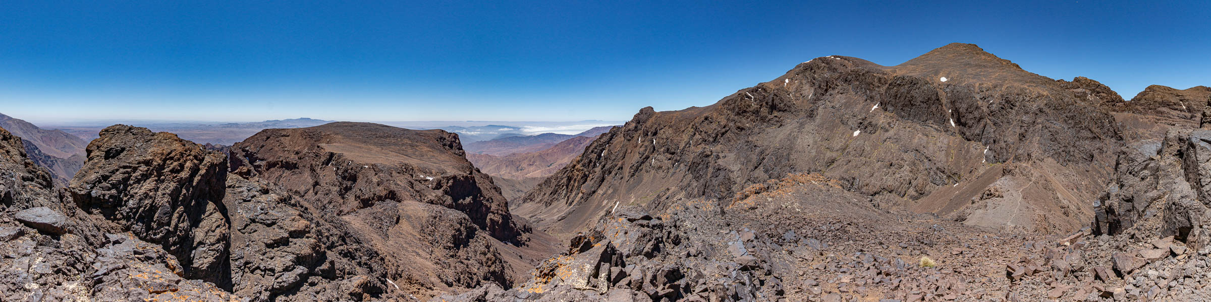 Vue du tizi n’Ouagane, Ouanoukrim, 4088 m