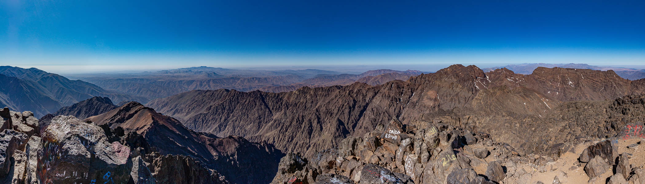 Sommet du Toubkal, 4167 m : vue ouest