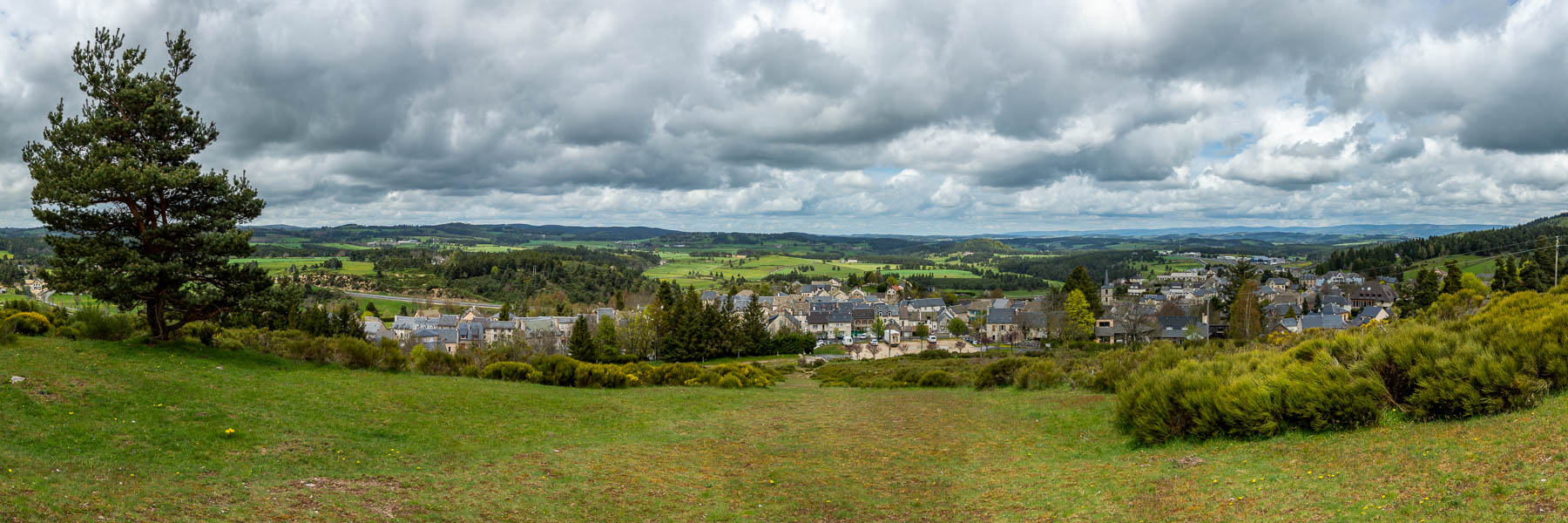 Aumont-Aubrac, 1040 m, depuis le truc du Fabre