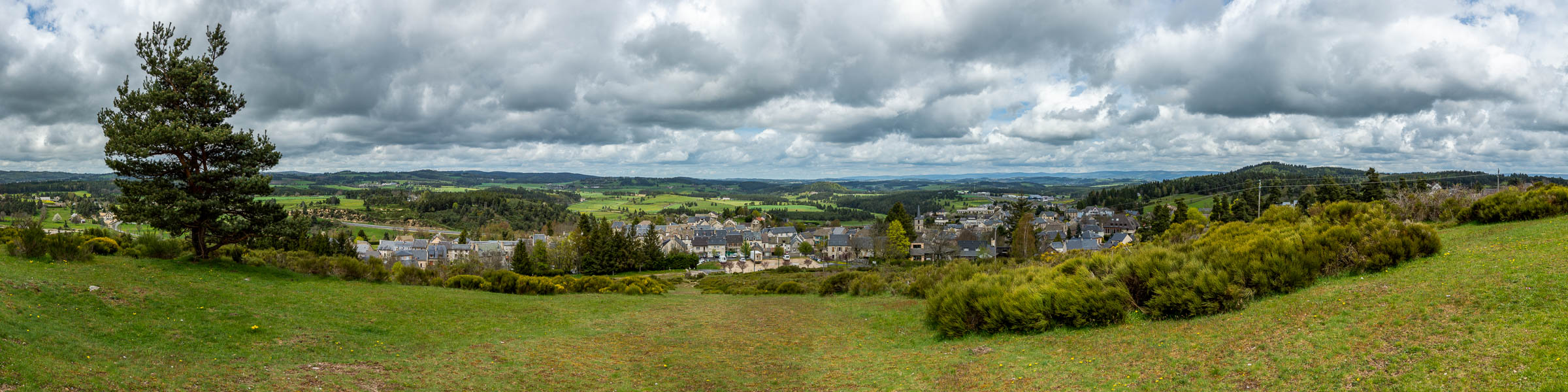 Aumont-Aubrac, 1040 m, depuis le truc du Fabre