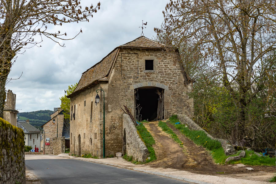 Aumont-Aubrac : ferme