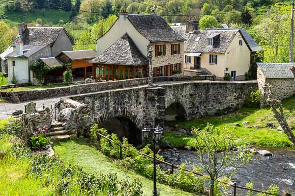 Saint-Chély-d'Aubrac : pont des pèlerins