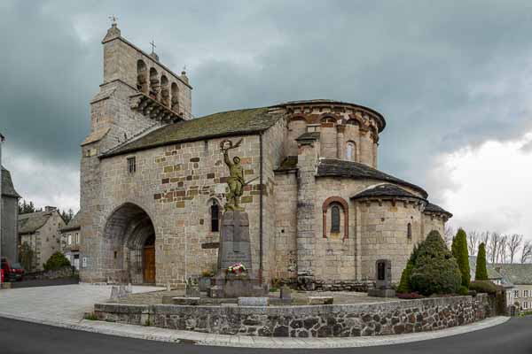 Saint-Urcize : église, monument aux morts