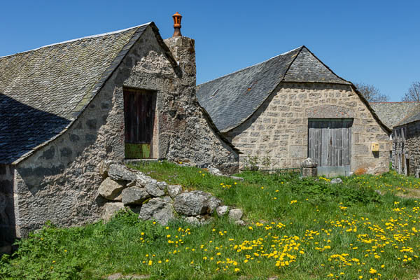 La Brugère : granges