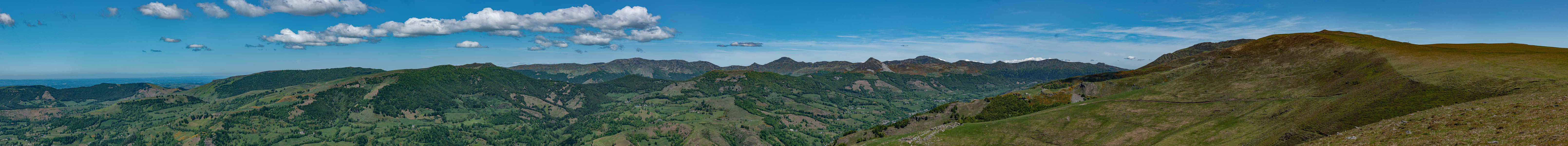 Panorama entre La Tuillière et le puy Gros