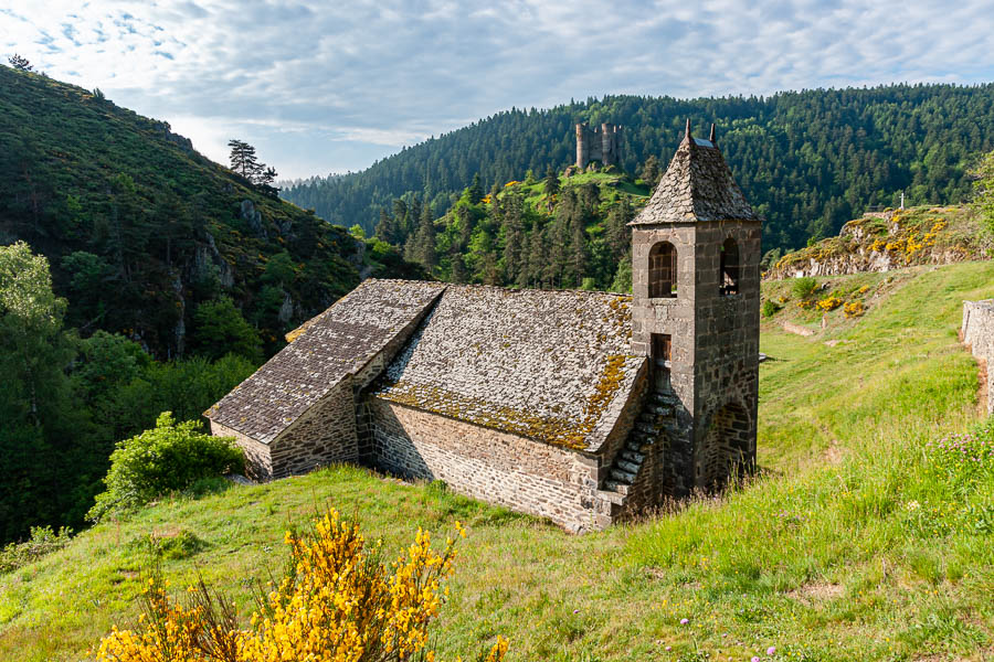 Église et château d'Alleuze