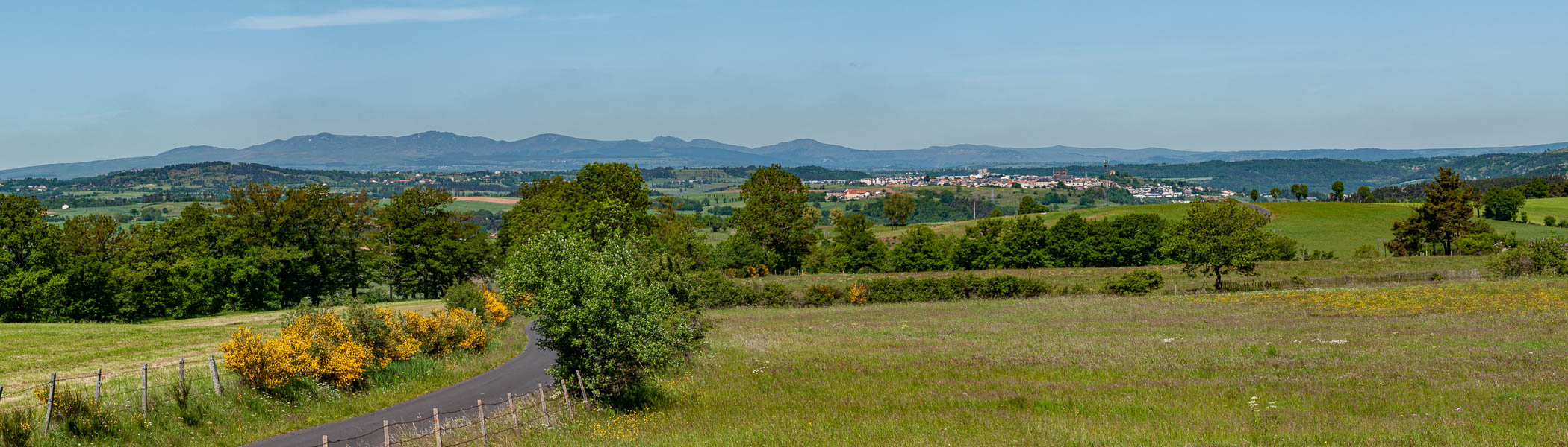 Saint-Flour et volcan cantalien