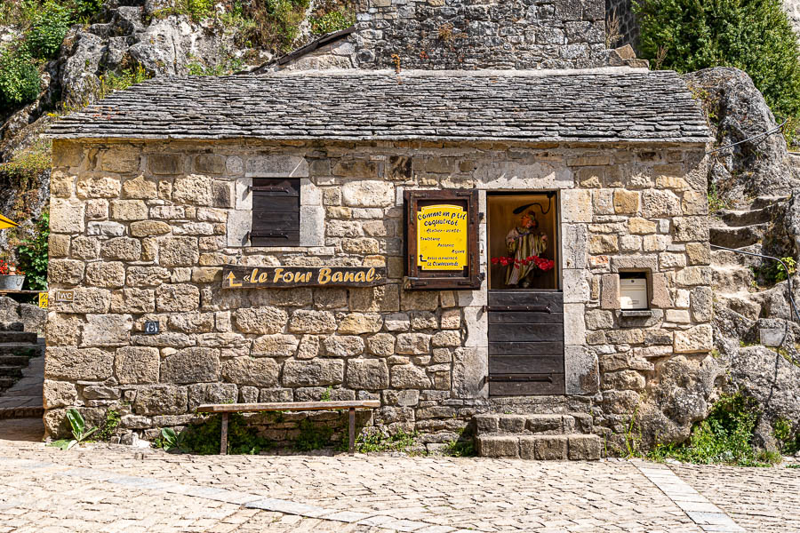 Larzac, la Couvertoirade : four banal