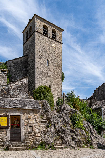 Larzac, la Couvertoirade : église