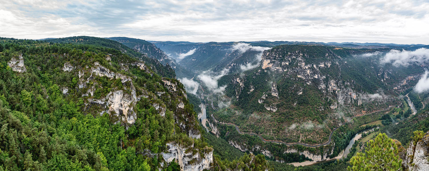 Causse Méjan, roc des Hourtous : gorges du Tarn