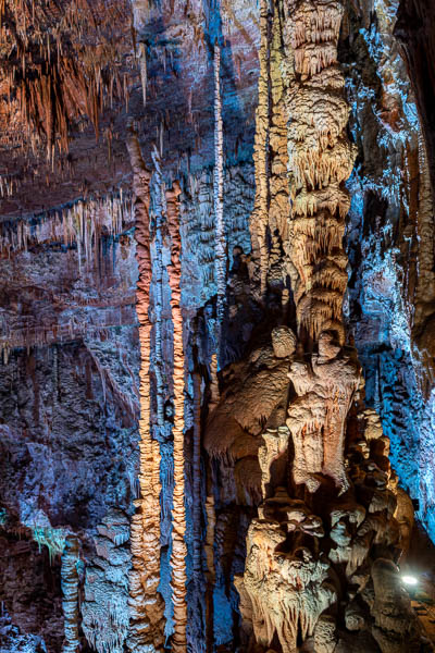 Causse Méjan, aven Armand : stalagmites