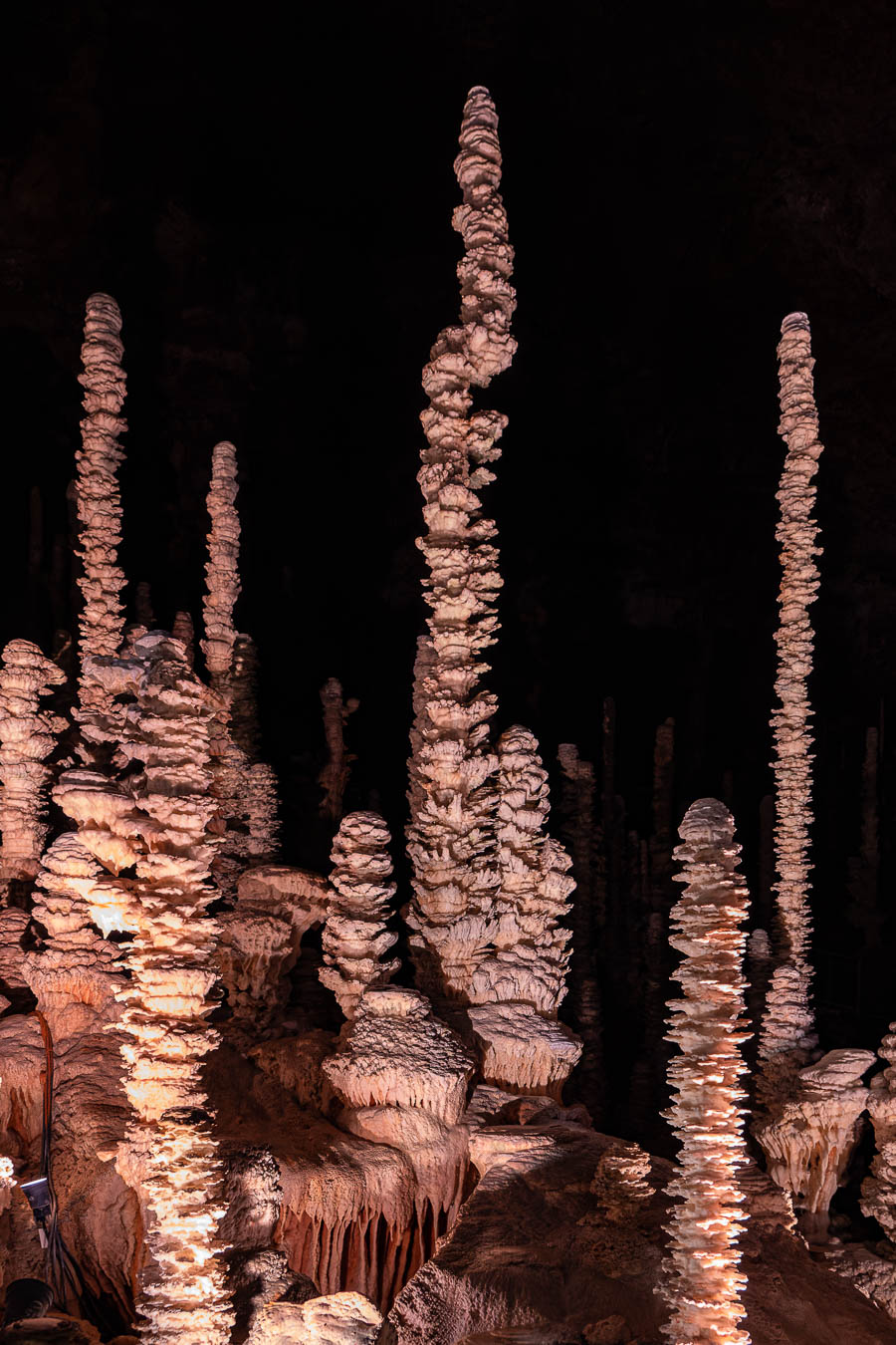 Causse Méjan, aven Armand : stalagmites