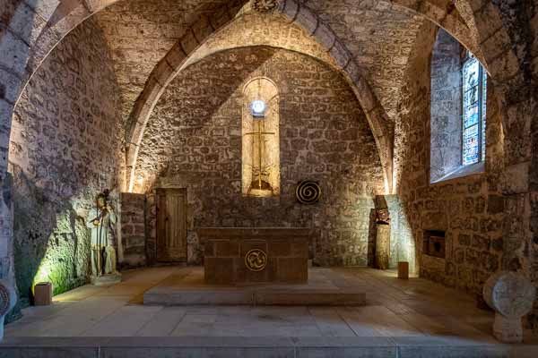 Larzac, la Couvertoirade : église