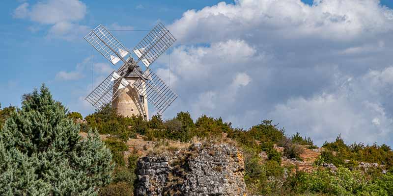 Larzac, la Couvertoirade : moulin