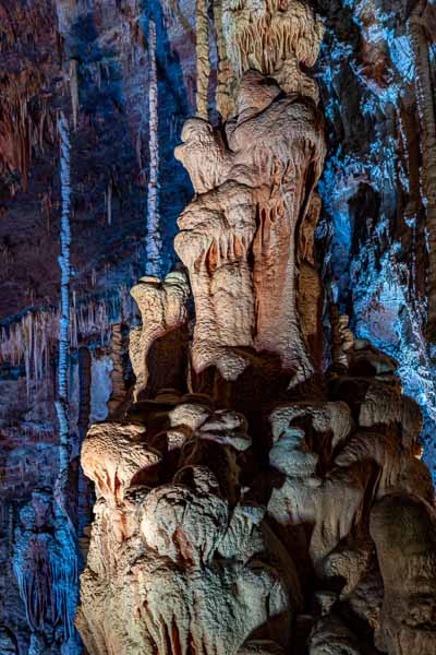 Causse Méjan, aven Armand : stalagmites