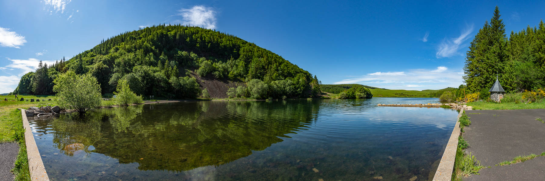 Puy et lac de Montcineyre