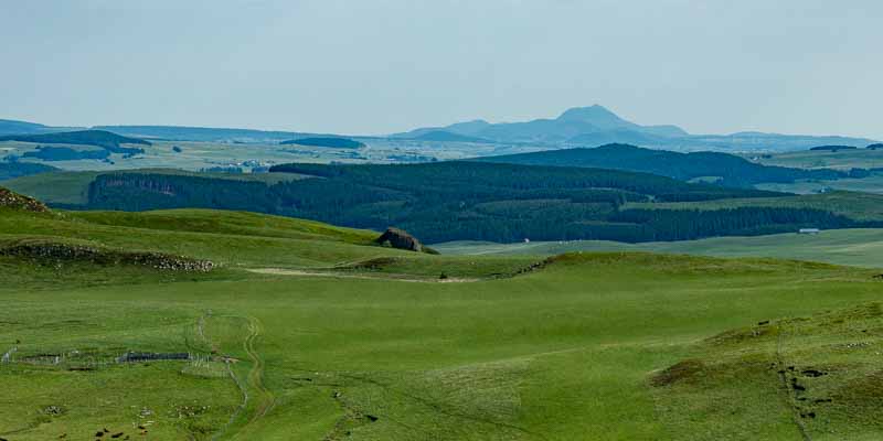 Vue du mont Chamaroux : puy de Dôme