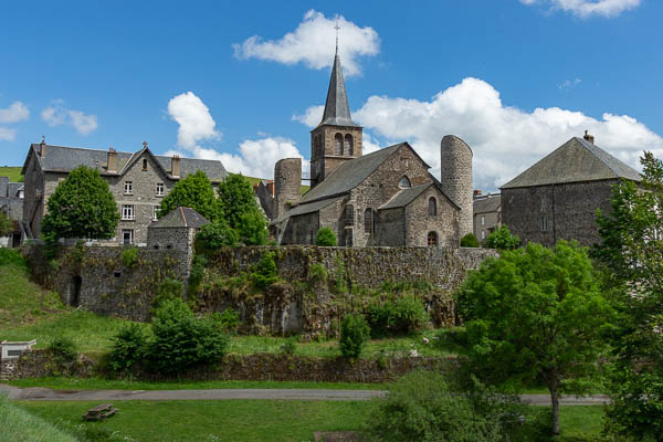 Église fortifiée d'Allanche