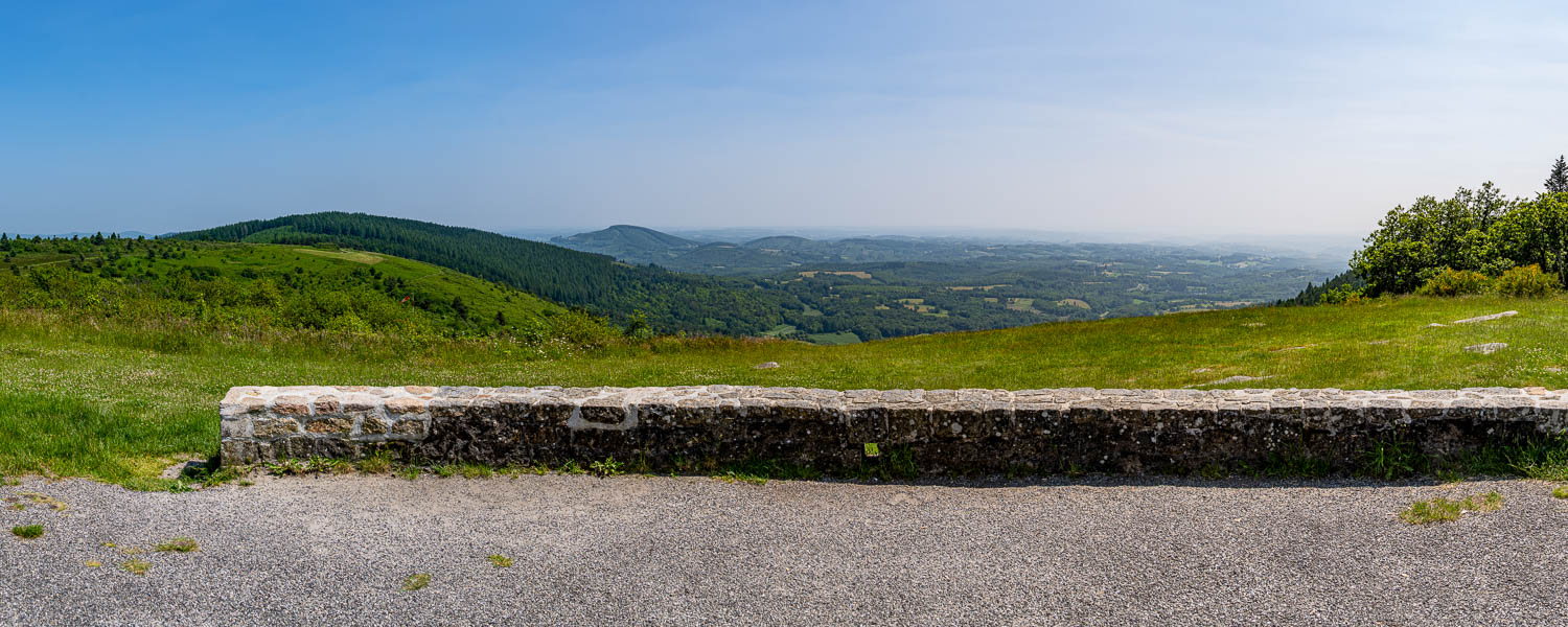 Suc au May : panorama sud-est, puy d'Agnoux