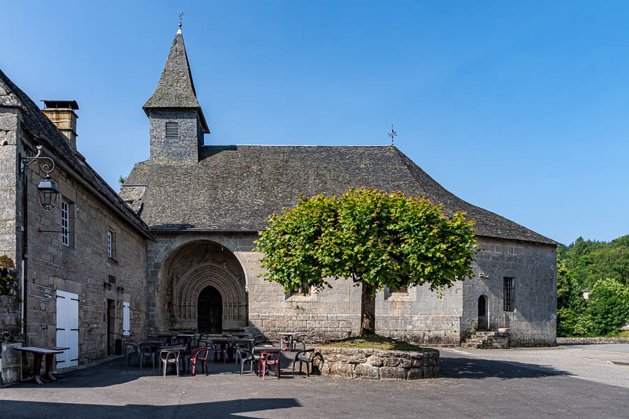 Chaumeil : église