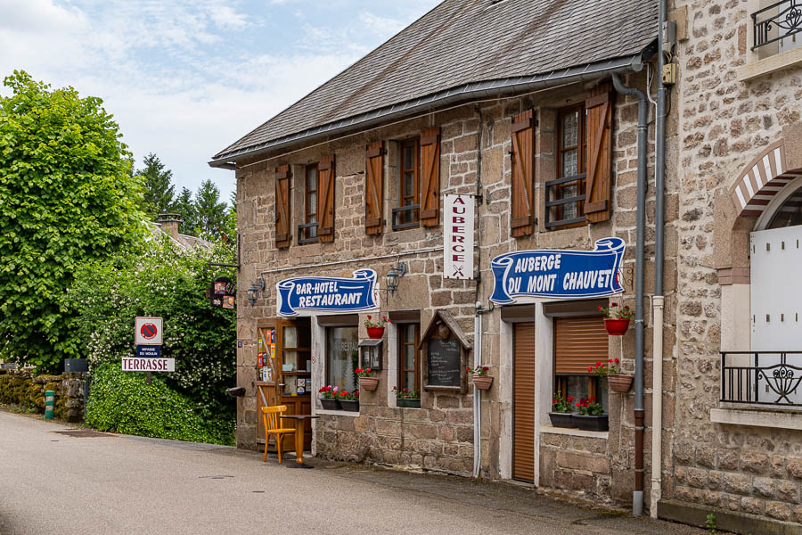Saint-Merd-les-Oussines : auberge du mont Chauvet