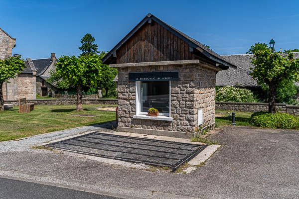 Saint-Yrieix-le-Déjalat : la Bascule à Livres