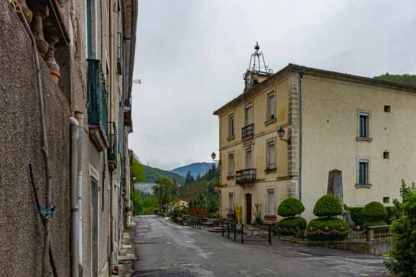 Avèze : mairie-école