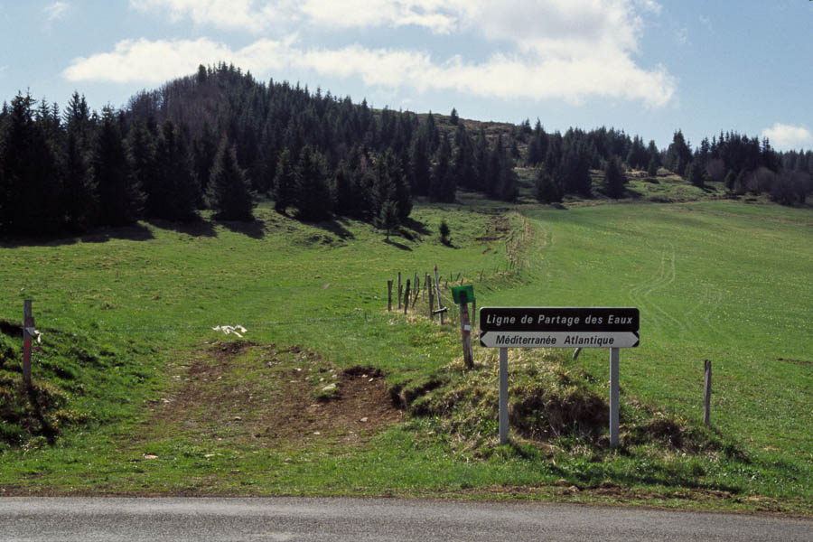 Col de la Clède, 1283 m, ligne de partage des eaux