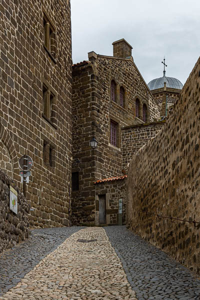 Le Puy-en-Velay : derrière la cathédrale