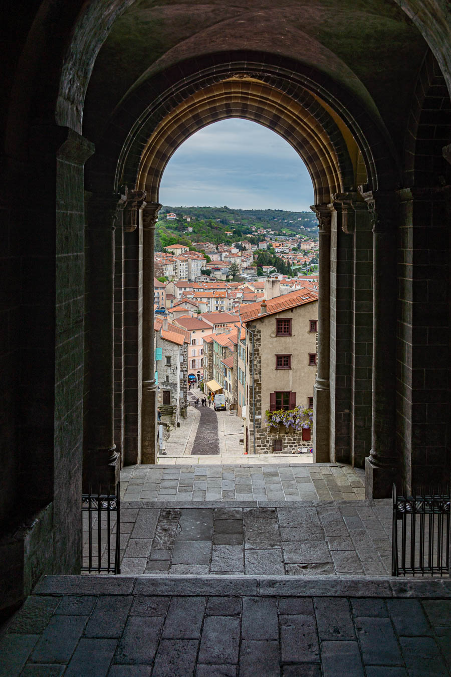 Le Puy-en-Velay : cathédrale, rue des Tables