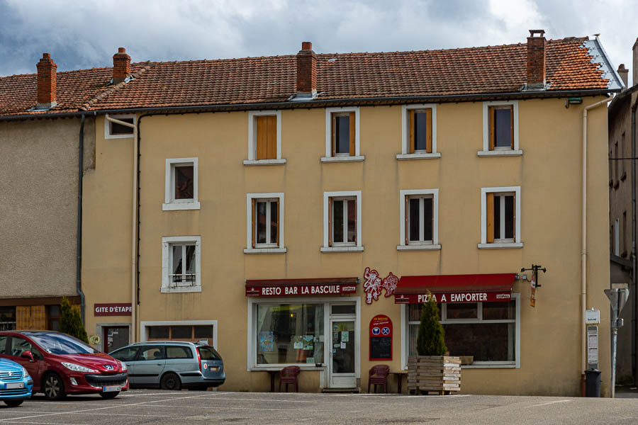 Landos : bar et gîte d'étape « La bascule »