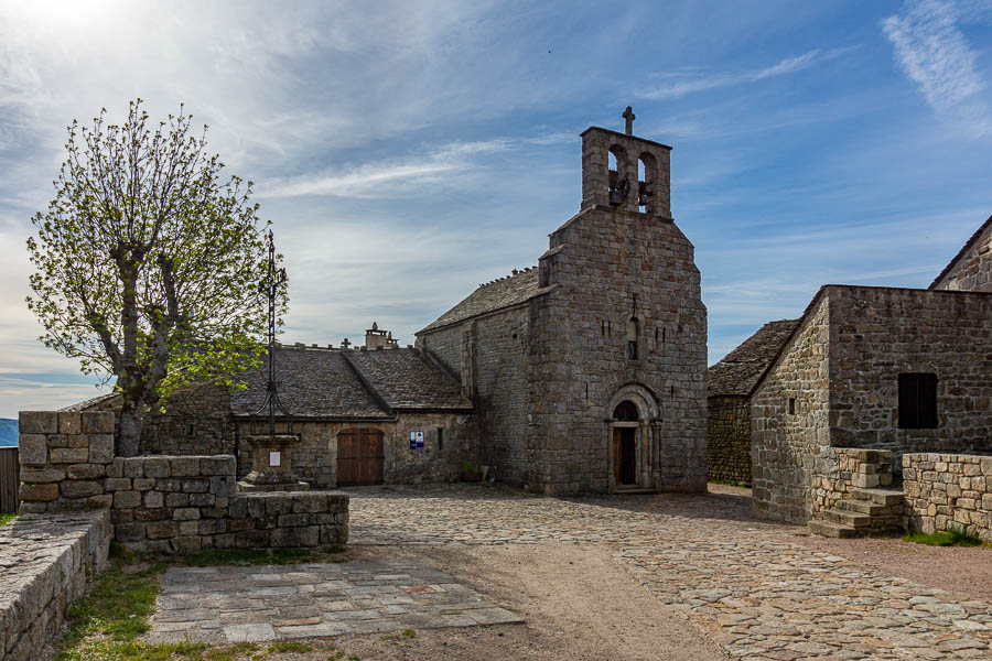 La Garde-Guérin : église