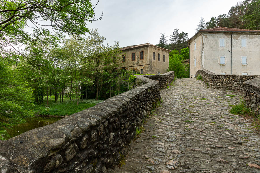 Pont-de-Rastel : pont sur le Luech