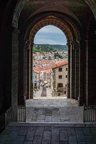 Le Puy-en-Velay : cathédrale, rue des Tables